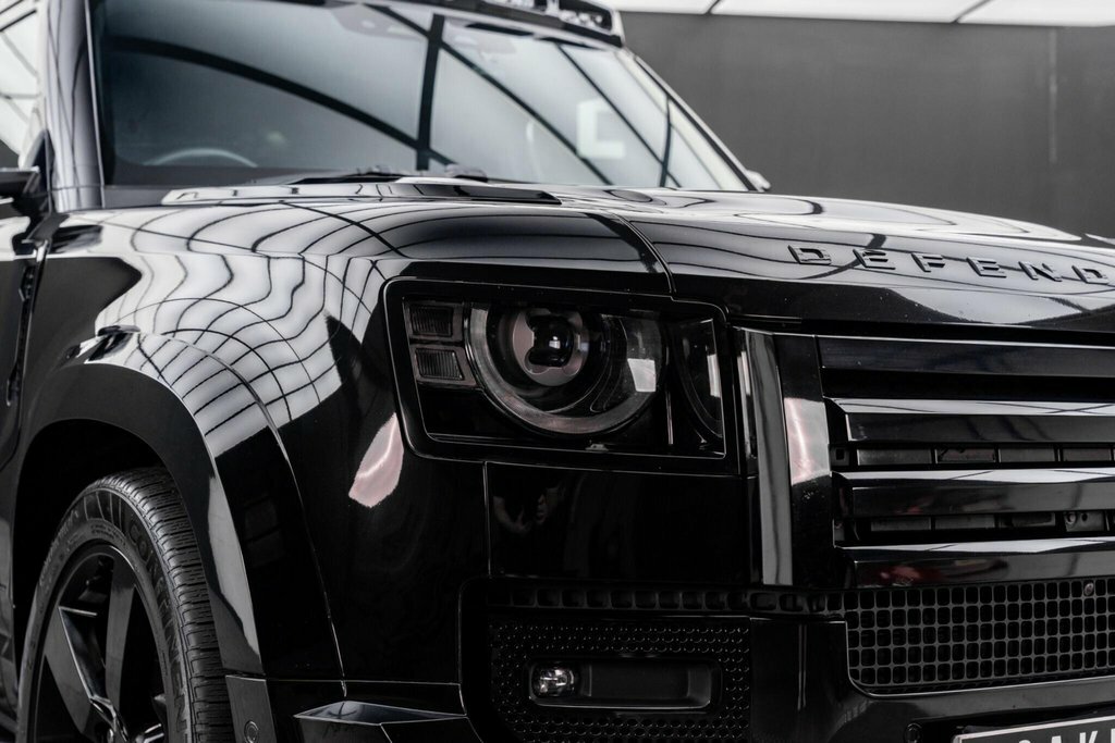 Land Rover Defender 110 Land Rover Estate Special E 3.0 D250 Xs Edition 11 Silver #36