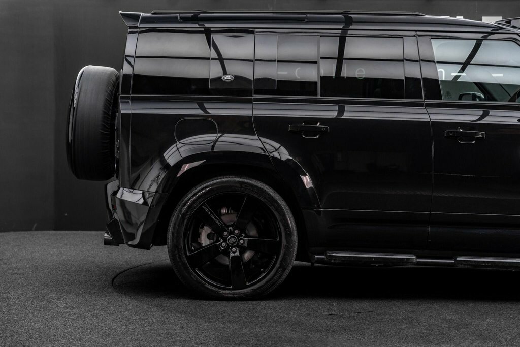 Land Rover Defender 110 Land Rover Estate Special E 3.0 D250 Xs Edition 11 Silver #42