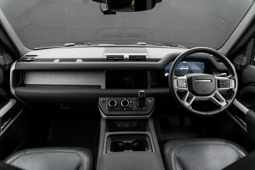 Land Rover Defender 110 Land Rover Estate Special E 3.0 D250 Xs Edition 11 Silver #37