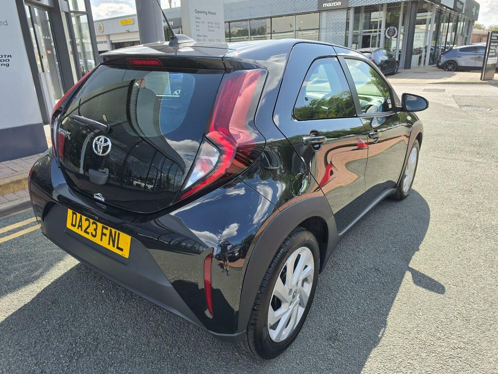 Toyota Aygo X 1.0 Vvt-i Pure DA23FNL Black #3