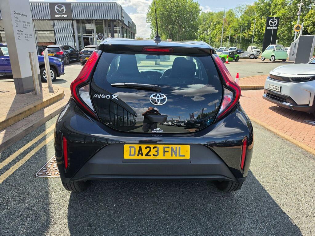 Toyota Aygo X 1.0 Vvt-i Pure DA23FNL Black #4