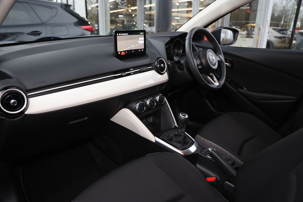 Mazda 2 1.5 E-skyactiv G Mhev Centre-line Red #2