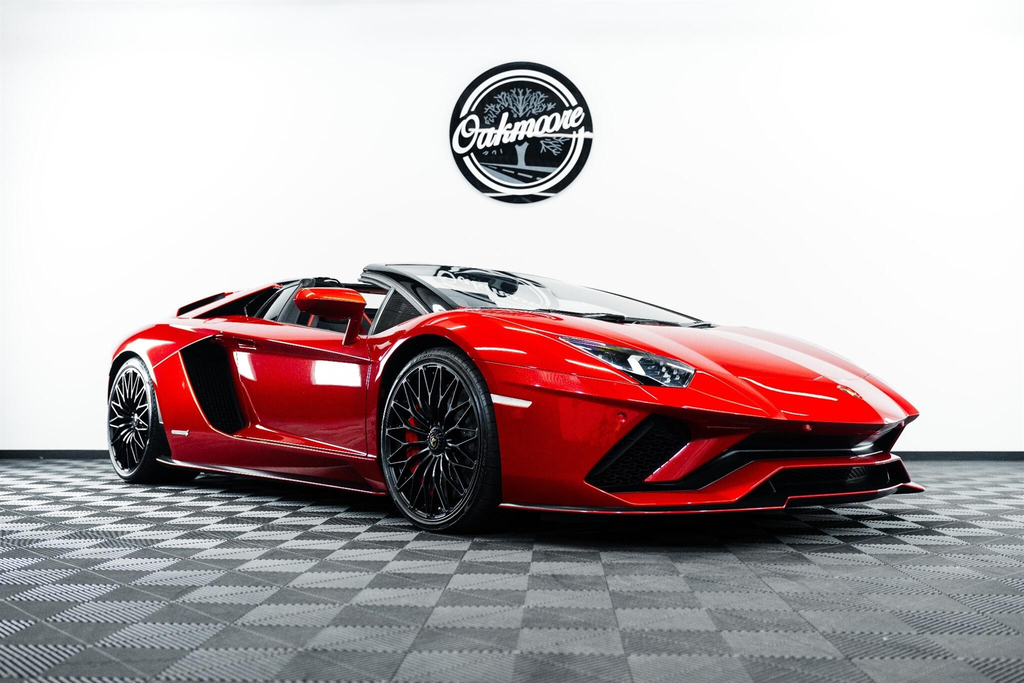 Lamborghini Aventador Convertible Red #6