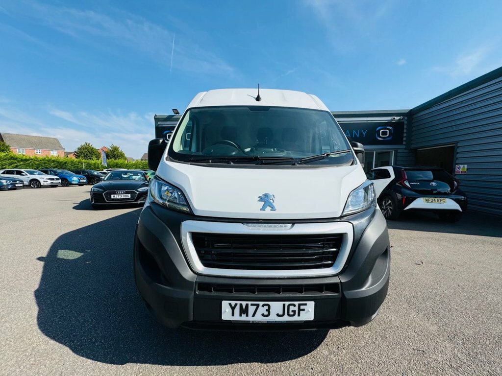 Peugeot Boxer 2.2L Professional Premium YM73JGF White #2