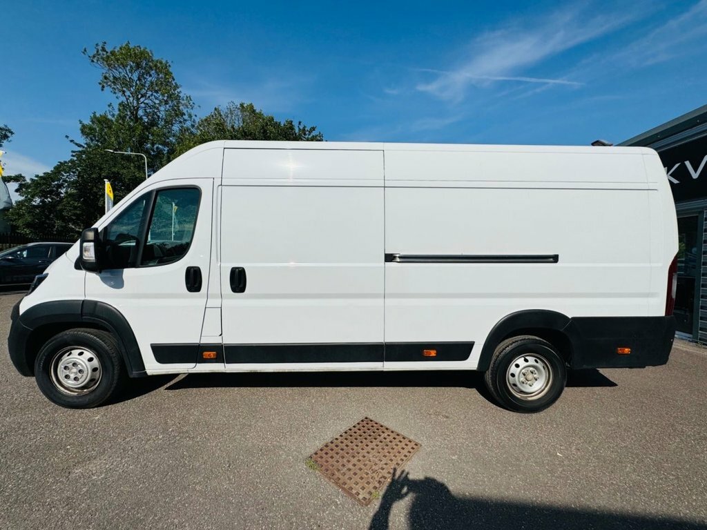 Peugeot Boxer 2.2L Professional Premium YM73JGF White #6
