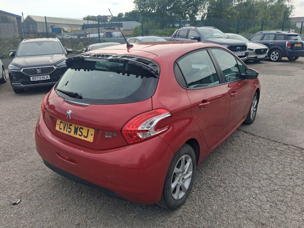 Peugeot 208 1L Active Red #4