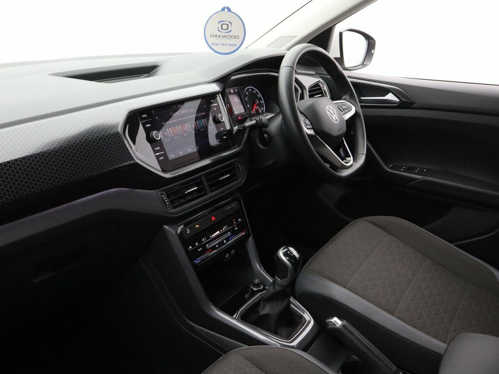 Volkswagen T-Cross 1.0 Tsi 95Ps Active Hatchback White #32