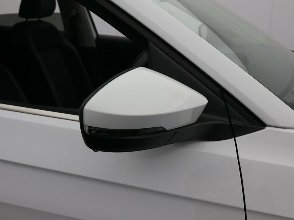 Volkswagen T-Cross 1.0 Tsi 95Ps Active Hatchback White #41