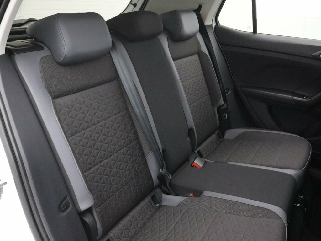 Volkswagen T-Cross 1.0 Tsi 95Ps Active Hatchback White #34