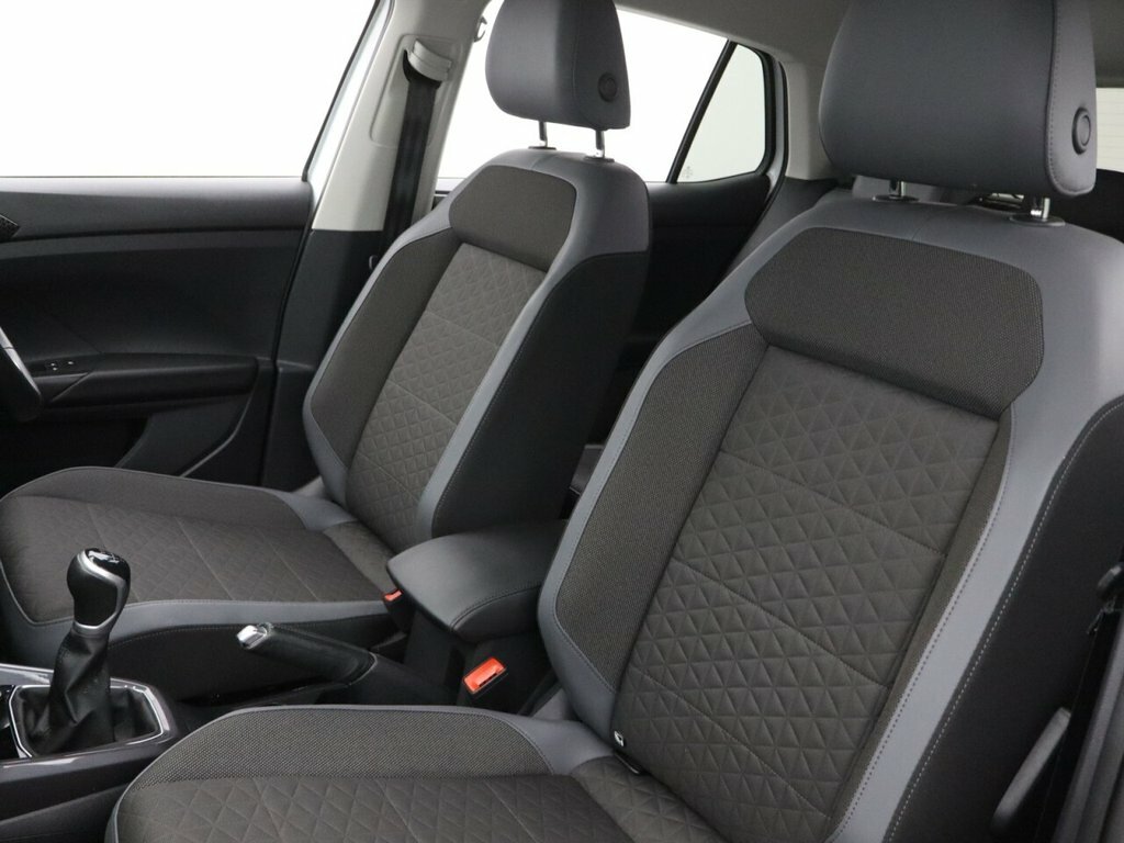 Volkswagen T-Cross 1.0 Tsi 95Ps Active Hatchback White #33