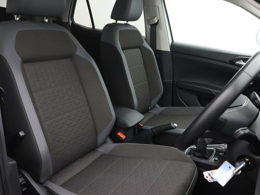 Volkswagen T-Cross 1.0 Tsi 95Ps Active Hatchback White #10
