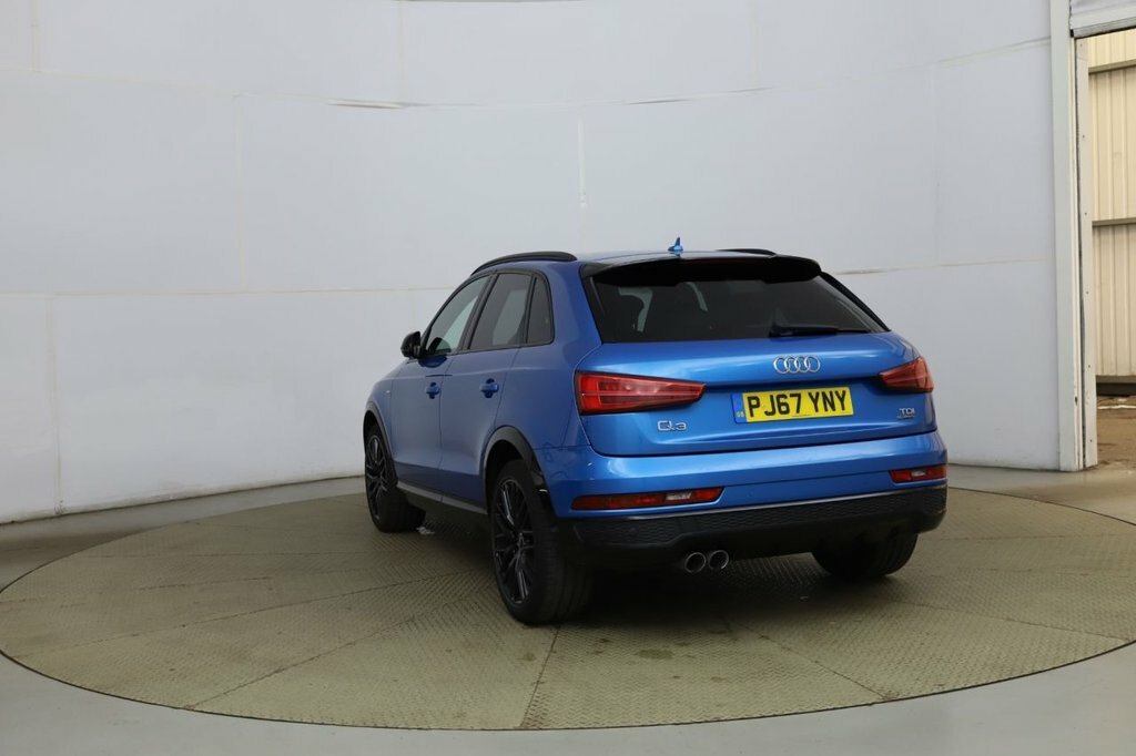Audi Q3 2L Black Edition Blue #5