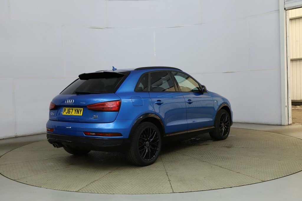 Audi Q3 2L Black Edition Blue #6