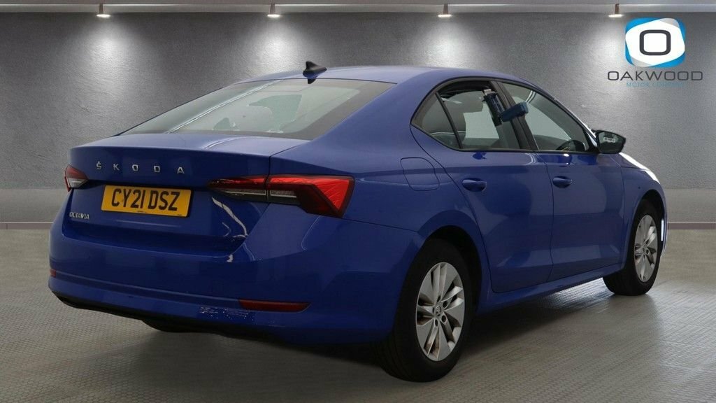 Skoda Octavia 1L Se Technology Blue #4