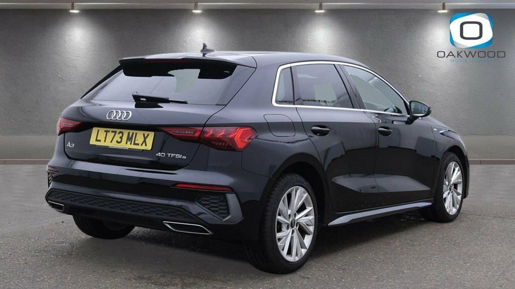 Audi A3 1L S Line Black #4
