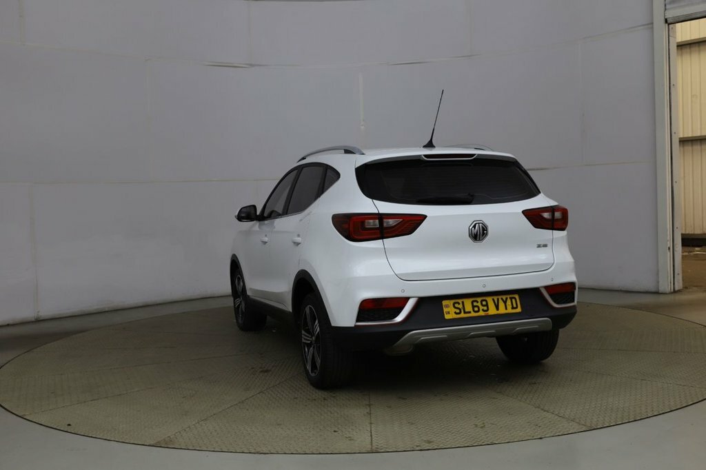 MG ZS 1L Limited Edition White #5