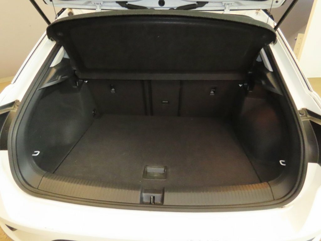 Volkswagen T-Roc 1L Design White #3