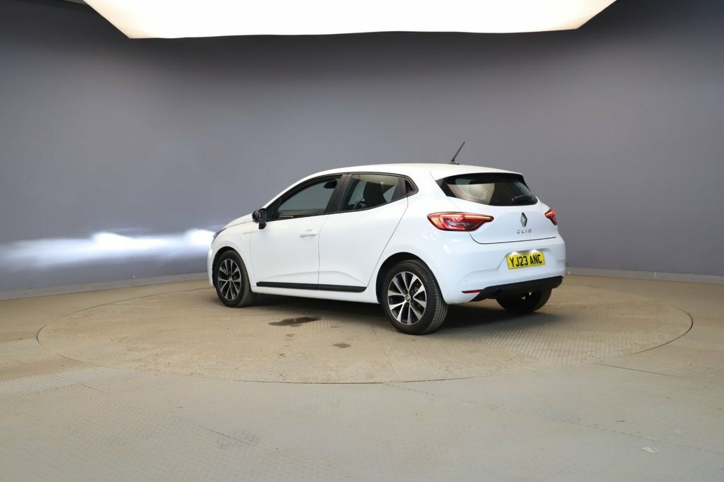 Renault Clio 1L Evolution White #4