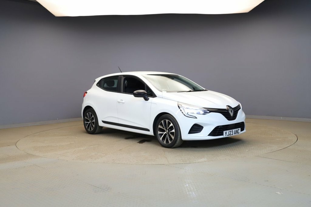 Renault Clio 1L Evolution White