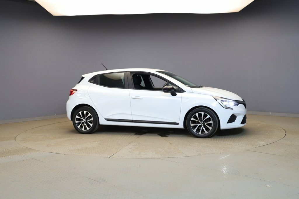 Renault Clio 1L Evolution White #2