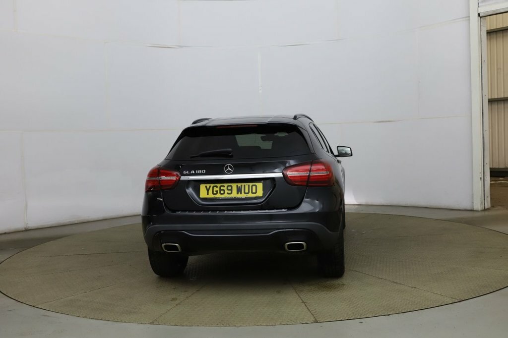 Mercedes-Benz GLA Class 1.6L Urban Edition Black #4