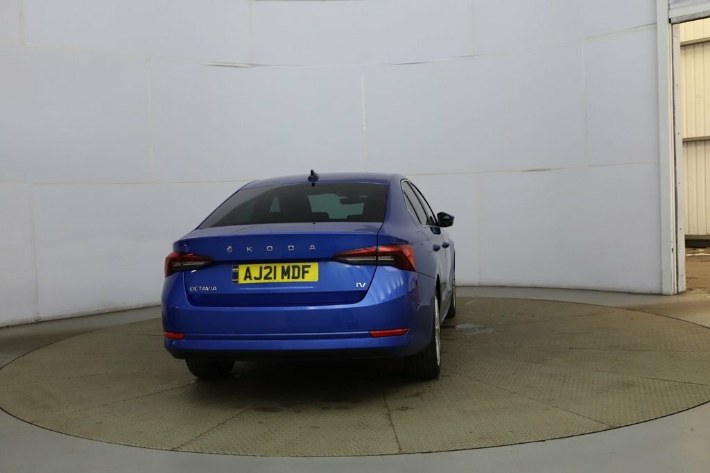Skoda Octavia 1.4L Se L Blue #4