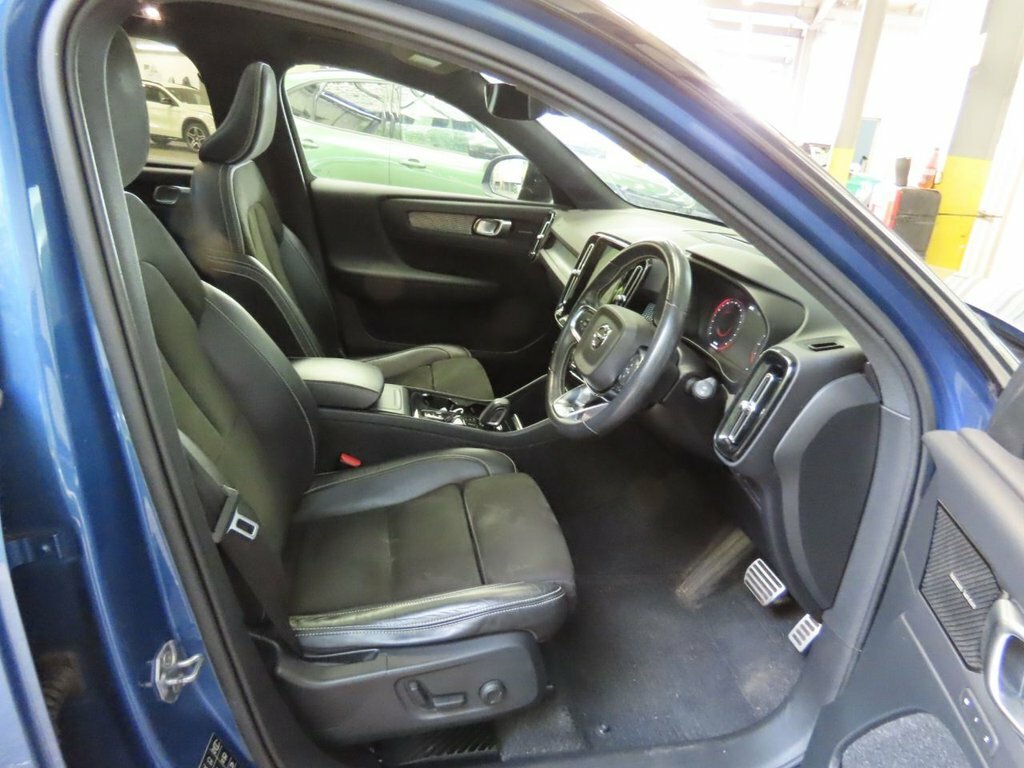 Volvo XC40 2.0 T4 Momentum Awd Geartronic Grey #7
