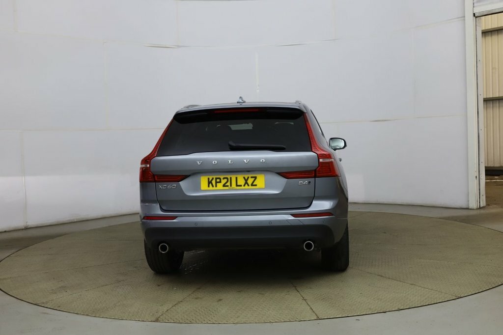 Volvo XC60 2L Momentum Grey #4