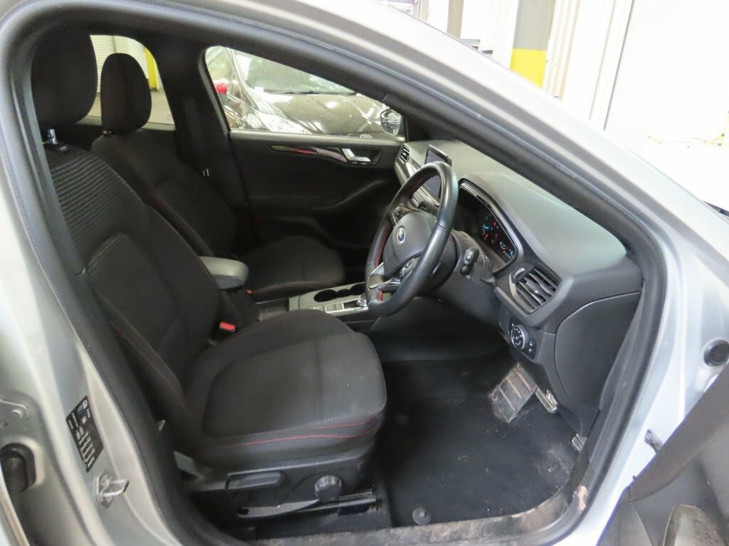 Ford Focus Zetec Estate 1.0L Ecoboost 125Ps Fwd 8 Speed White #10