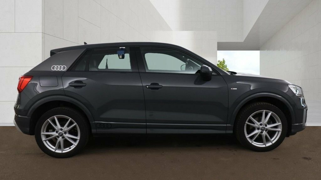 Audi Q2 1L S Line Grey #4