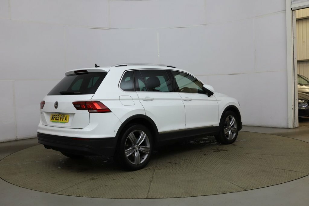 Volkswagen Tiguan 1.5L Match White #6