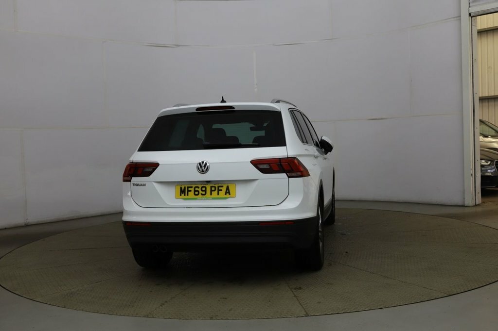 Volkswagen Tiguan 1.5L Match White #4