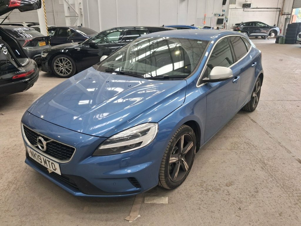 Volvo V40 1.5L R-design Edition Blue #2