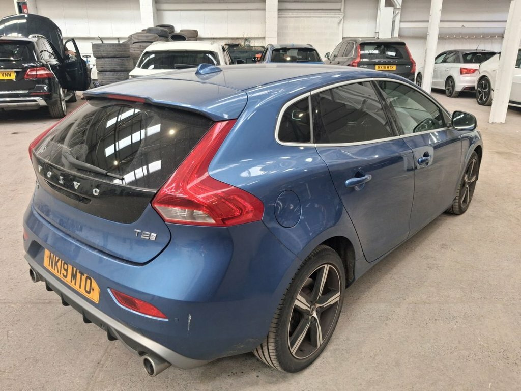 Volvo V40 1.5L R-design Edition Blue #4