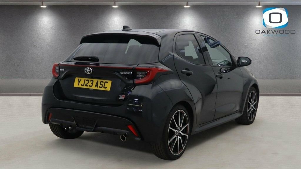Toyota Yaris 1.5L Gr Sport Black #4