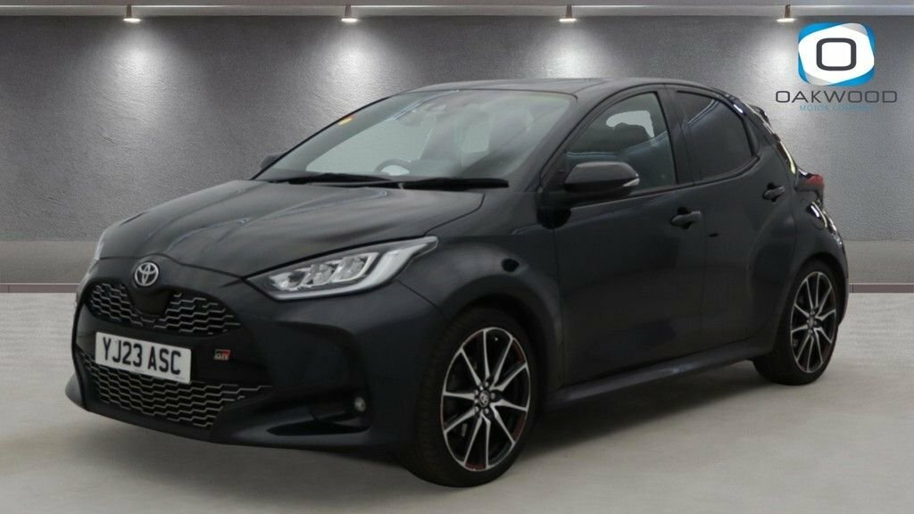 Toyota Yaris 1.5L Gr Sport Black #2