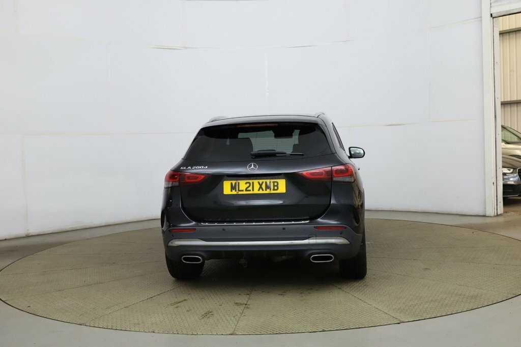Mercedes-Benz GLA Class 2L Amg Line Black #3