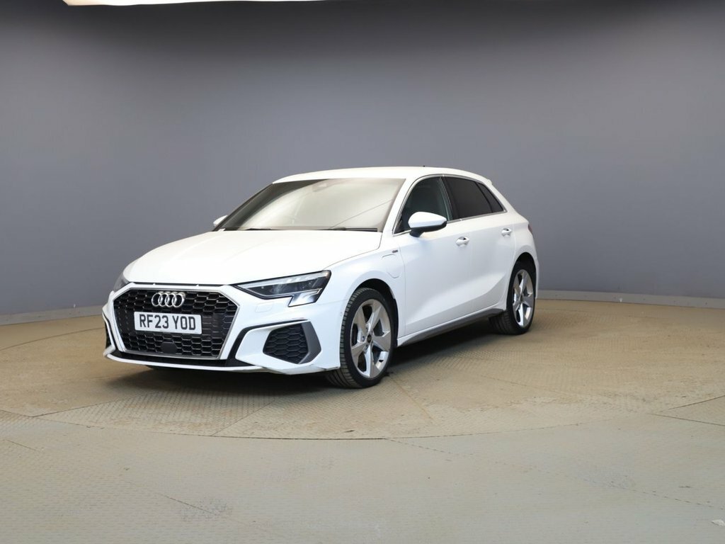 Audi A3 1L S Line RF23YOD White #3