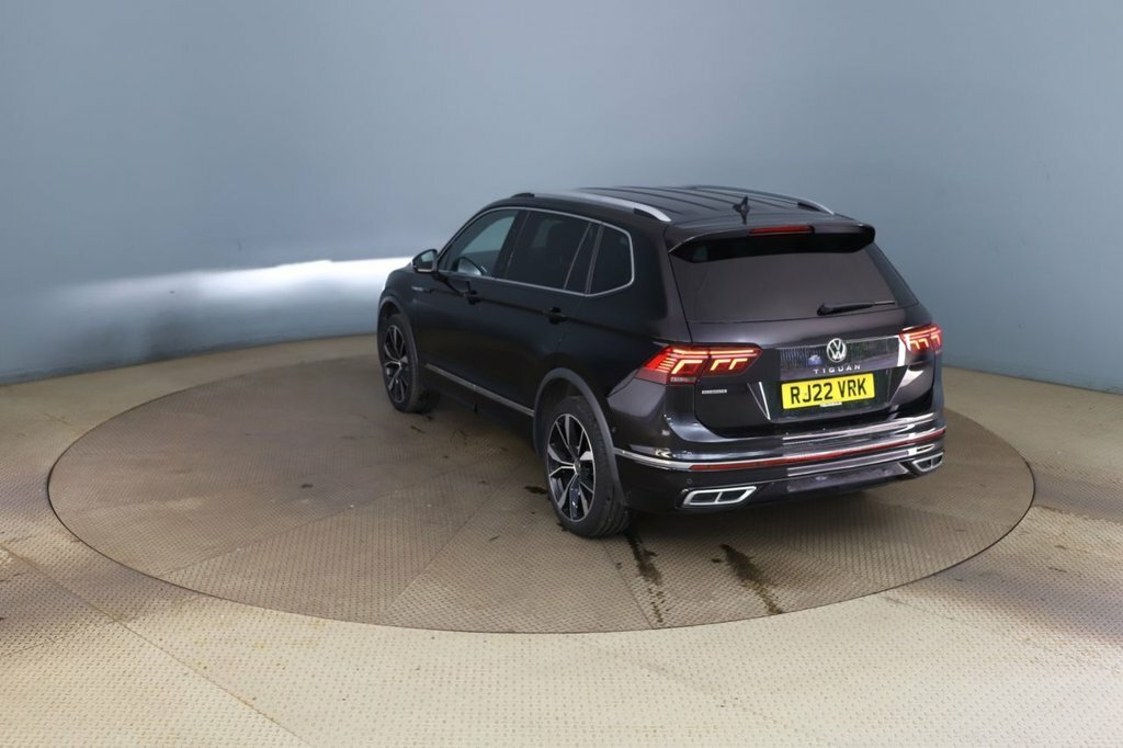 Volkswagen Tiguan Allspace 1.5L R-line Black #4