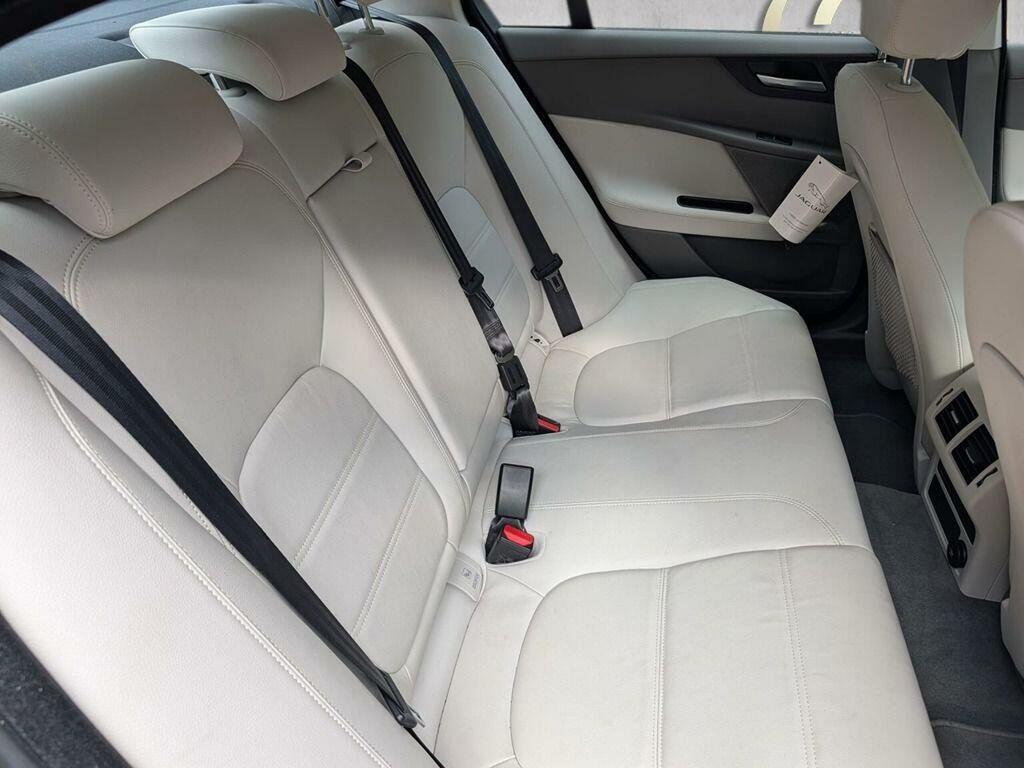 Jaguar XE 2.0L R-sport Ingenium 247 Bhp Black #8