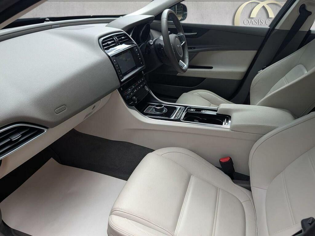 Jaguar XE 2.0L R-sport Ingenium 247 Bhp Black #17