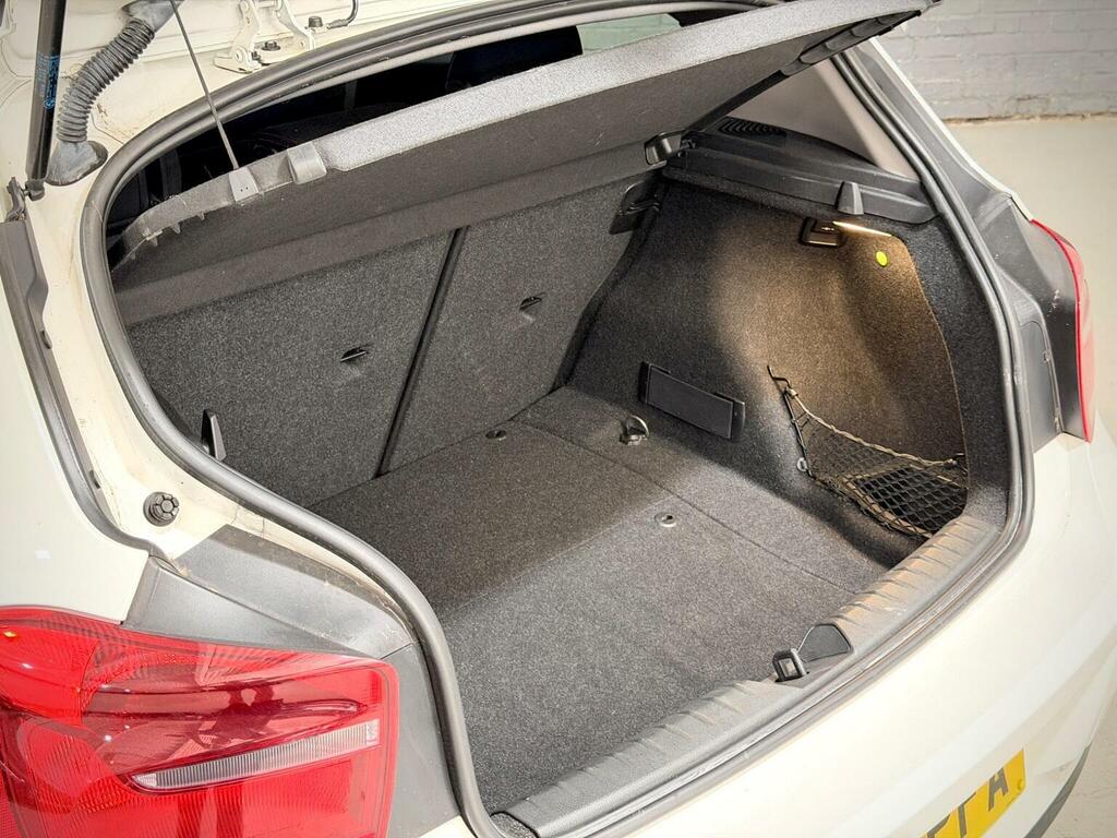 BMW 1 Series 116D Urban 5-Door Black #27