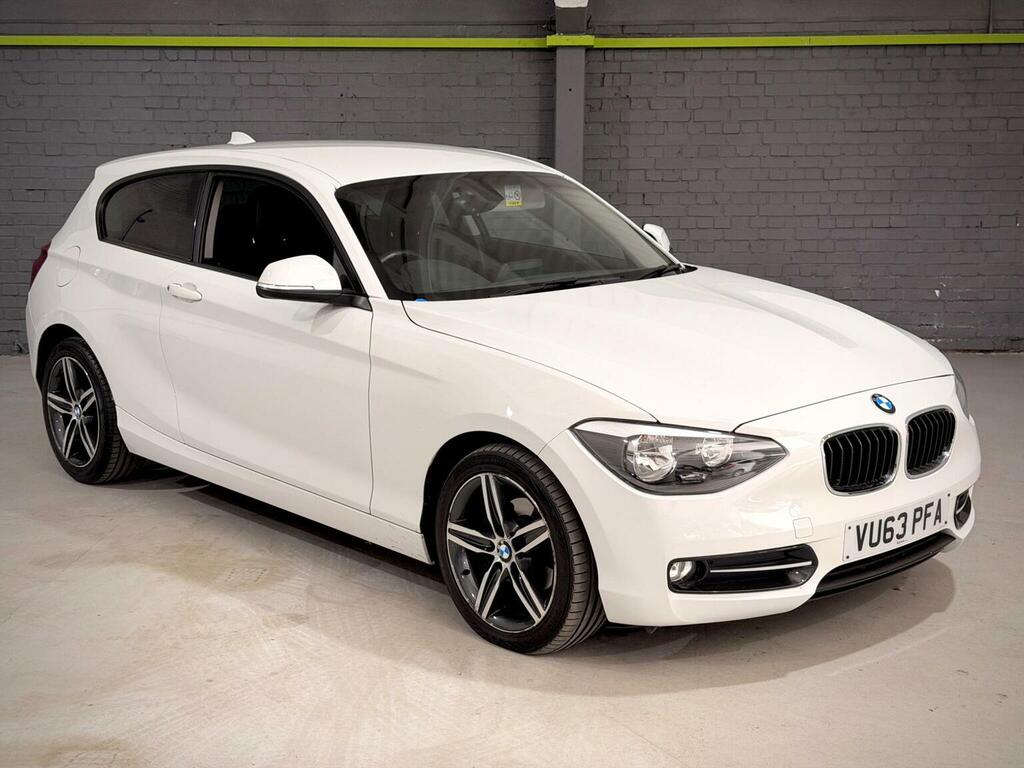 BMW 1 Series 116D Urban 5-Door Black #13