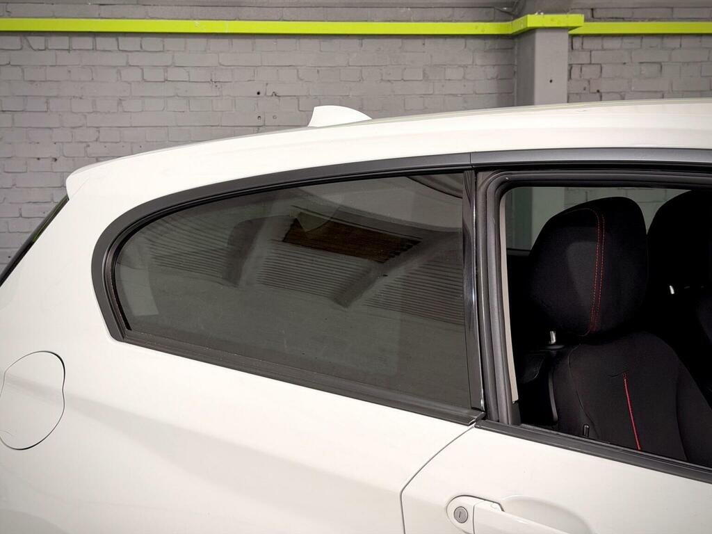 BMW 1 Series 116D Urban 5-Door Black #33