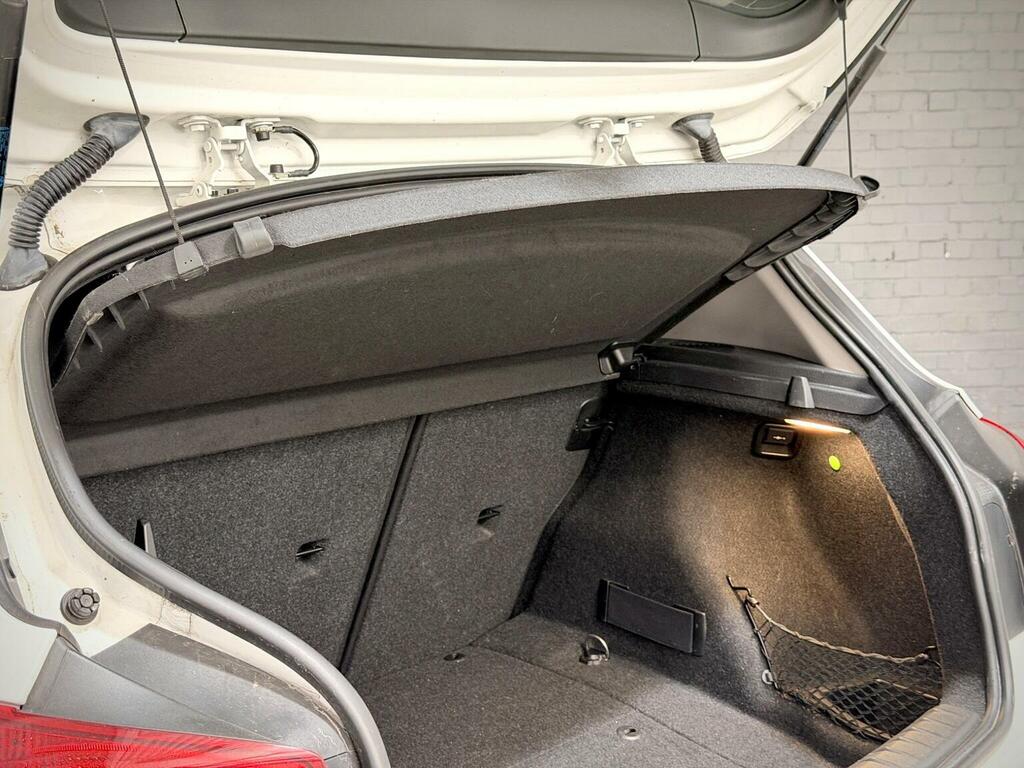 BMW 1 Series 116D Urban 5-Door Black #26