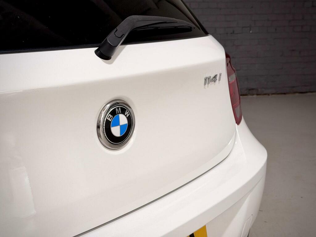 BMW 1 Series 116D Urban 5-Door Black #24