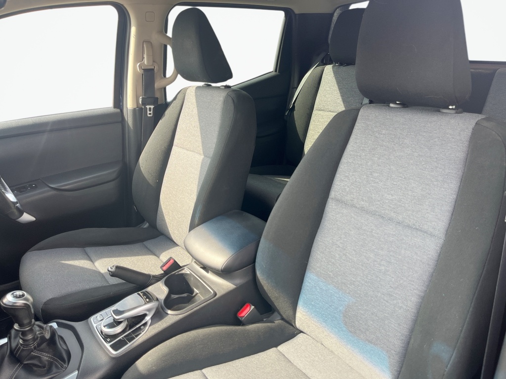 Mercedes-Benz X Class 2.3 X250 D 4Matic Progressive 188 Bhp Blue #32