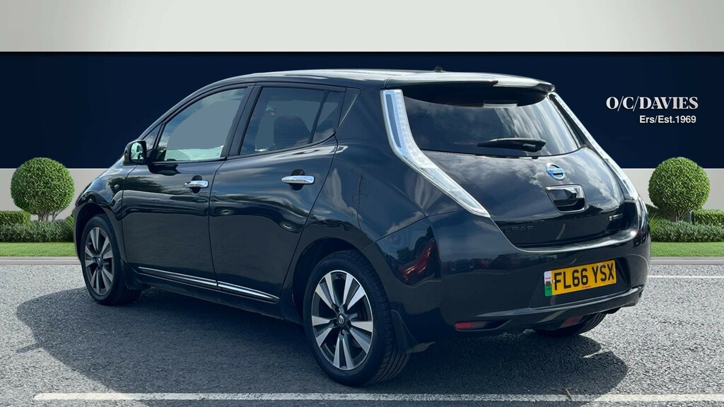 Nissan Leaf 30Kwh Tekna Hatchback 109 Bhp Black #3