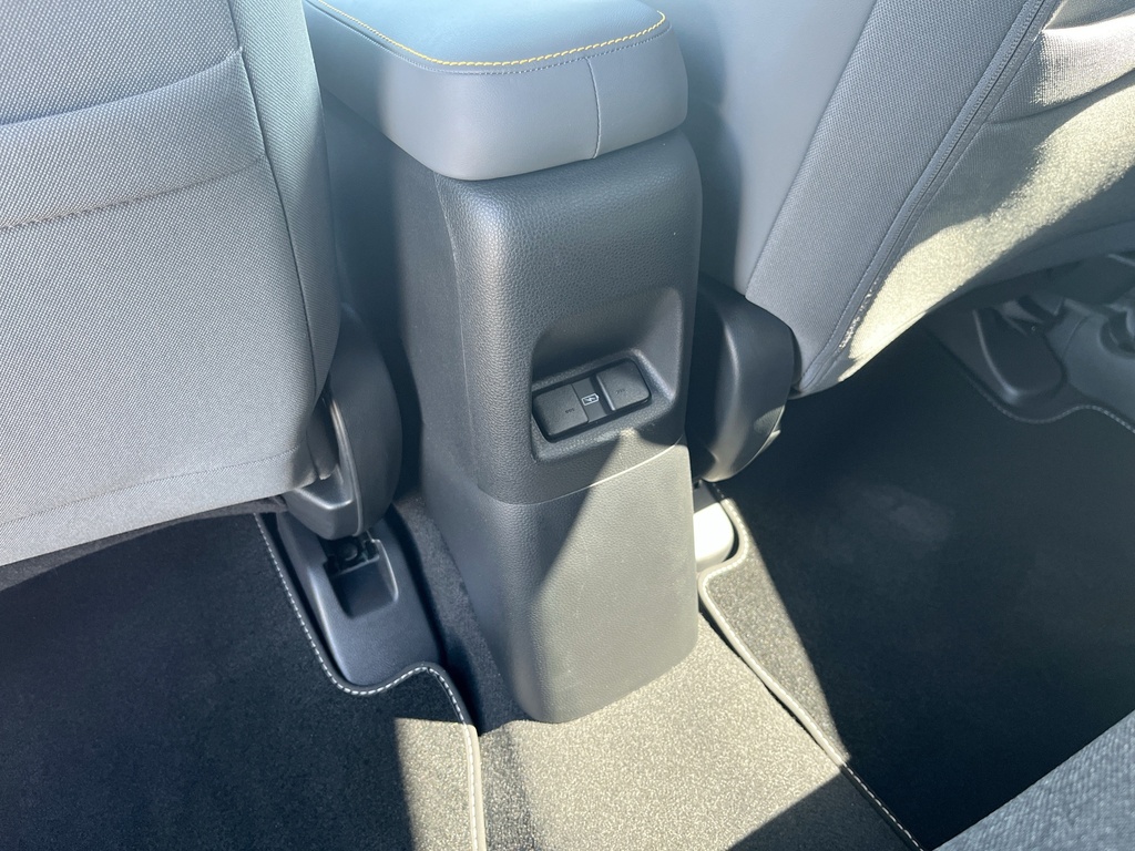 Honda Jazz 1.5 I-mmd Hybrid Advance Ecvt Red #31
