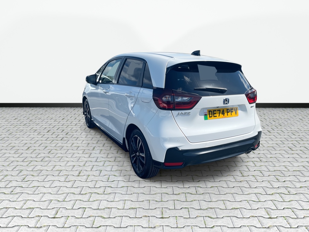Honda Jazz 1.5 I-mmd Hybrid Advance Ecvt Red #8